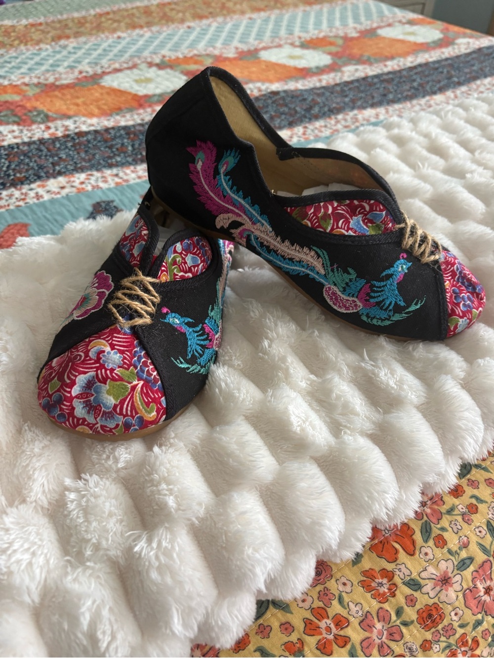 Chinese Embroidered Canvas & Fabric slipper/shoes sz 8